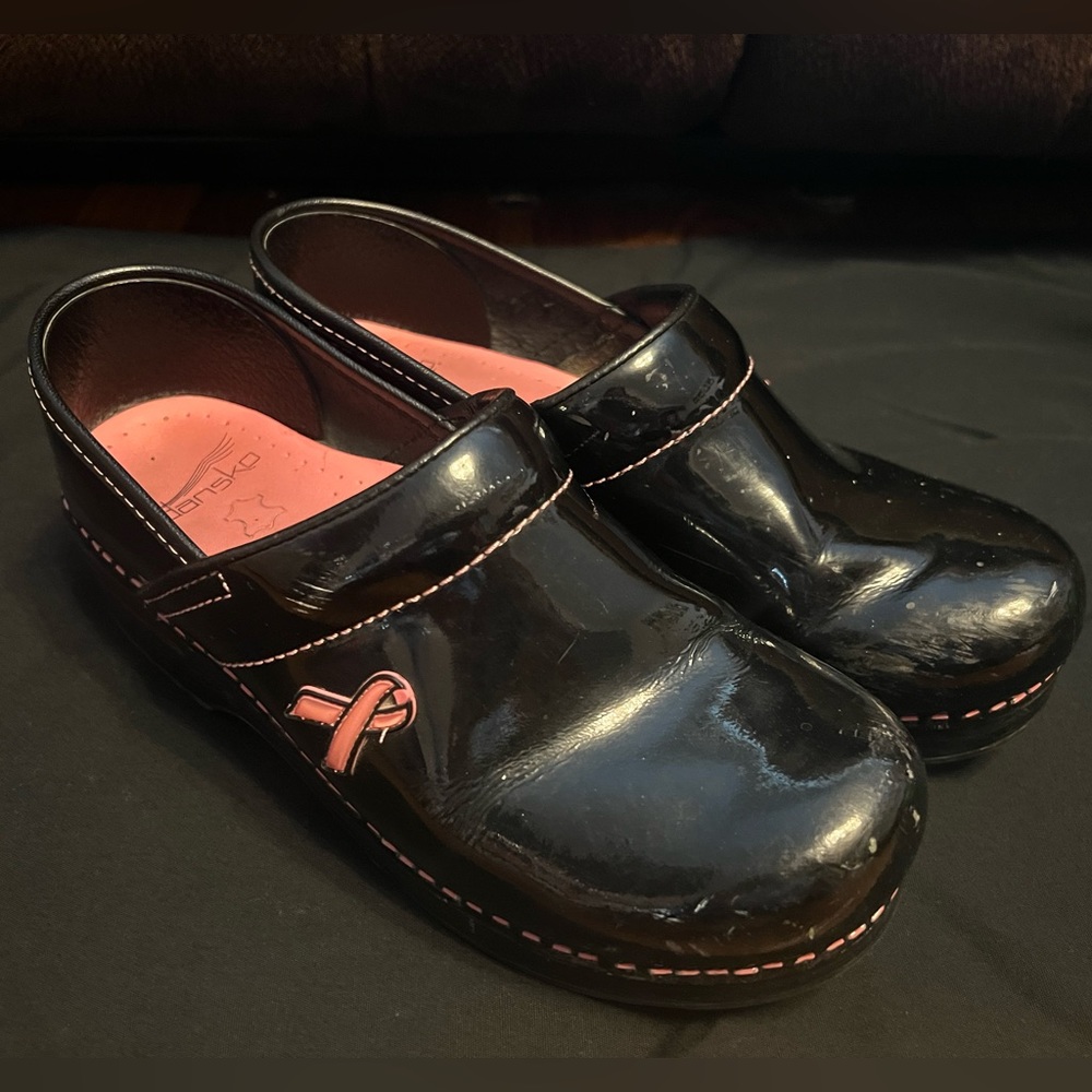 Womens black with pink stitching breast cancer awareness Dansko clogs